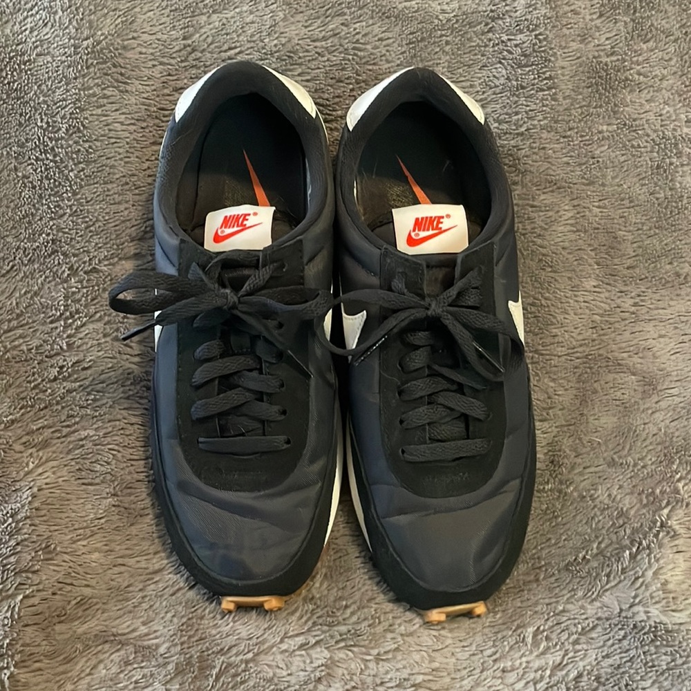 Nike Daybreak Sneaker 8.5